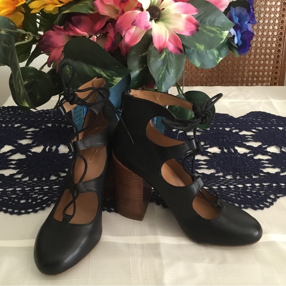HP-ALDO BLACK LEATHER TIE LACE 4” BLOCK SQUARE HEEL SHOES/ NEW CONDITION /SIZE 6 - Picture 1 of 12